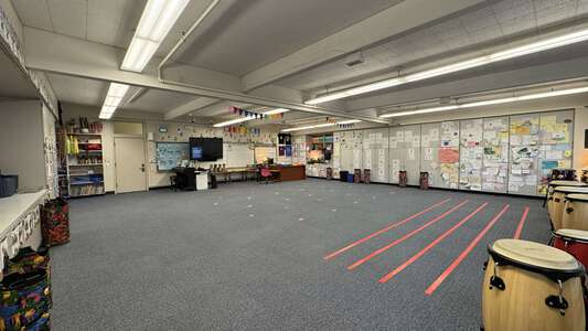 Lake Grove Elementary School Music Room in Lake Oswego