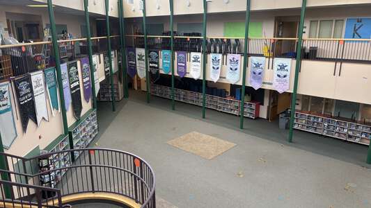 Findley Elementary School Library in Portland 4