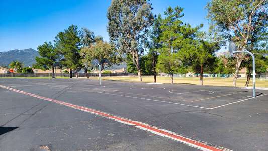 Red Hawk Elementary School Outdoor Basketball Courts in Temecula