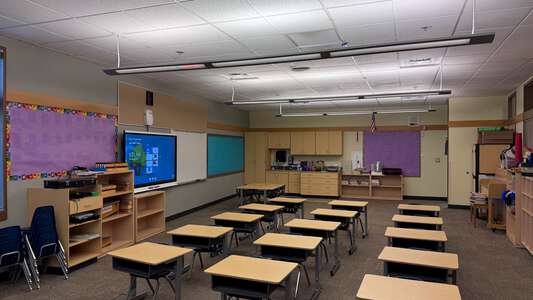 Robert Frost Elementary School Classroom Standard in Kirkland
