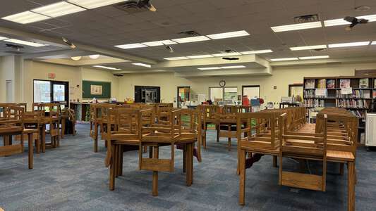 Whitehouse Elementary School Library (3 hr min) in Jacksonville