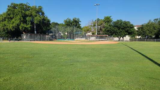 Horn Elementary Field - Kindle Baseball Field in Bellaire