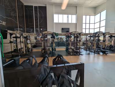 Deseret Peak High School Weight Room in Tooele