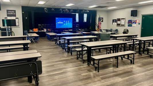 Oak Grove Elementary School (3161) Cafeteria in Tampa