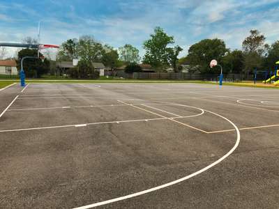 Hidden Oaks Elementary School Outdoor Basketball Courts in Orlando 2