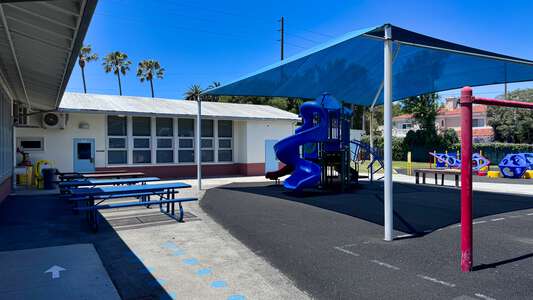 Tulita Elementary School Kinder Lunch Area in Redondo Beach 2