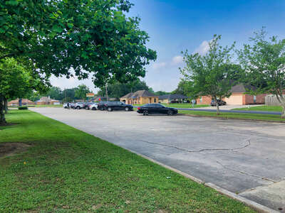Crestworth Elementary School Parking Lot - Visitors in Baton Rouge
