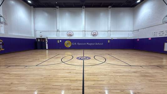 Kanoon - Gerald Delgado Kanoon Elementary Magnet School Gym in Chicago 4