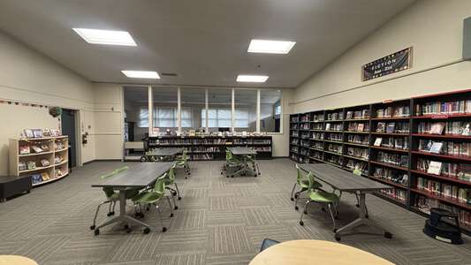 Orinda Intermediate School Library in Orinda