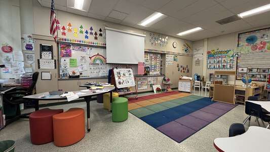 Providencia Elementary School Classroom Standard in Burbank 3