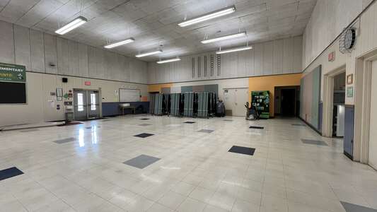 Spring Creek Elementary School Cafeteria in Eugene