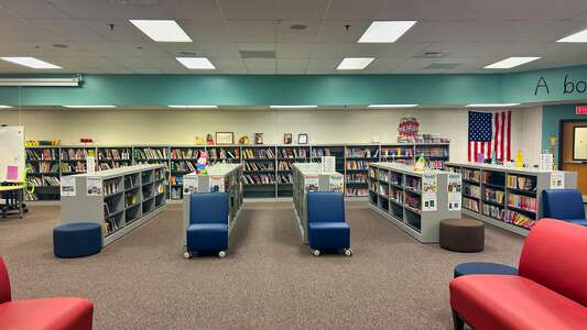 Mason Elementary School Media Center in Duluth