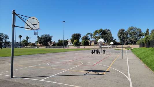 Ethel Dwyer Middle School Outdoor Basketball Courts 1 in Huntington Beach