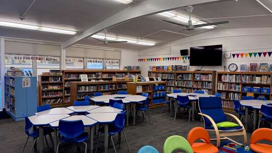 Villa Park Elementary School Library in Villa Park