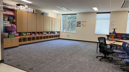 Lake Grove Elementary School Classroom Standard in Federal Way
