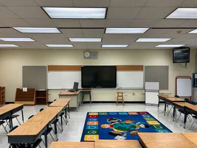 Robert Russa Moton Elementary School Classroom Standard in Miami 2