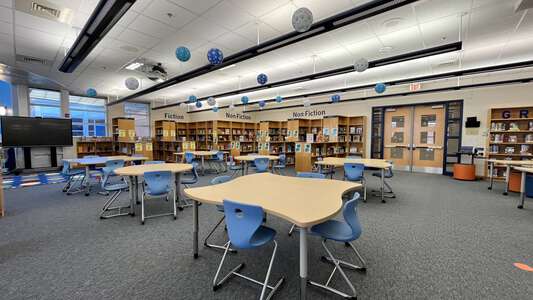 Pembroke Meadows Elementary School Media Center in Virginia Beach 5
