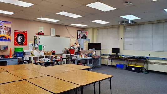 Jefferson Middle School Classroom Standard in Oceanside