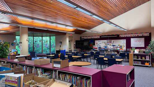 Forest Ridge Elementary School Library in Keizer