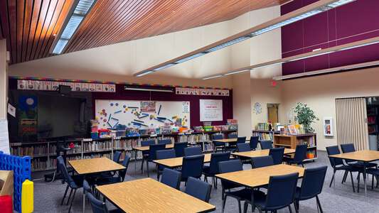Forest Ridge Elementary School Library in Keizer