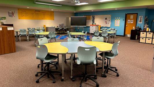 Winn Holt Elementary School Library in Lawrenceville 5