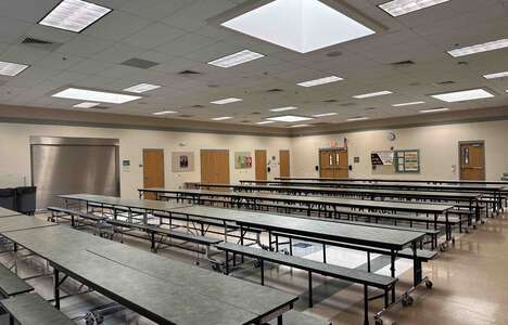 Lake Ridge Elementary School Cafeteria in Nampa