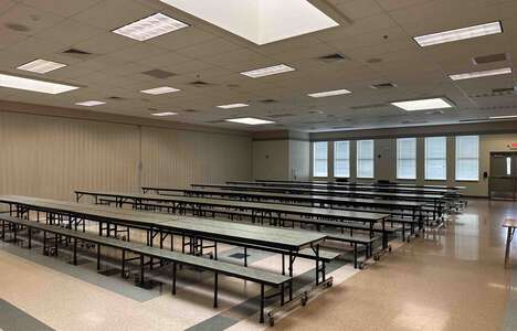 Lake Ridge Elementary School Cafeteria in Nampa