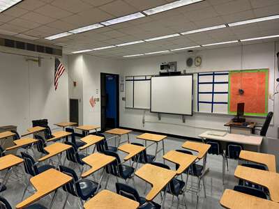 Rubén Darío Middle School Classroom Standard in Miami 3
