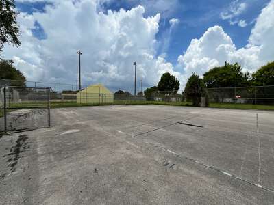 Hammocks Middle School Tennis Courts in Miami