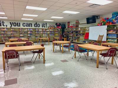 Trapnell Elementary School (4481) Library in Plant City