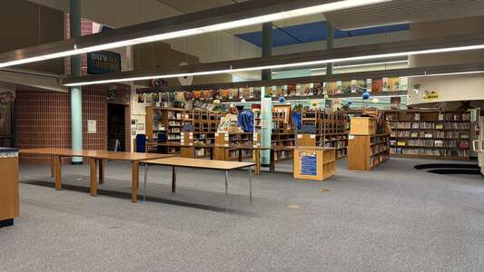 Crown Point Elementary School Library (3 hr min) in Jacksonville 2