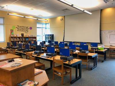 Shenandoah Elementary School Media Center in Orlando