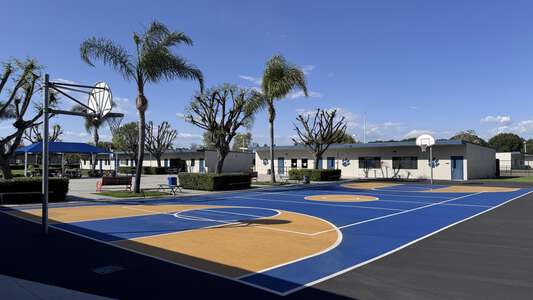 Creekside High School Outdoor Basketball Court in Irvine 4