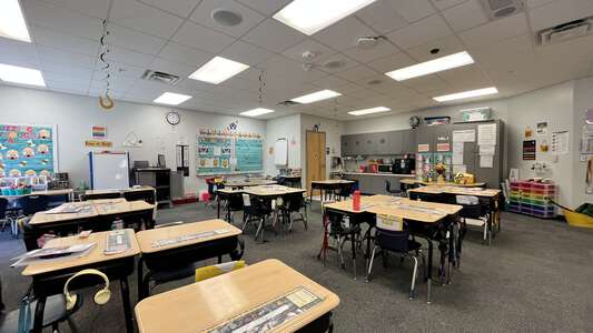 Villas Elementary School Classroom Standard in Fort Myers