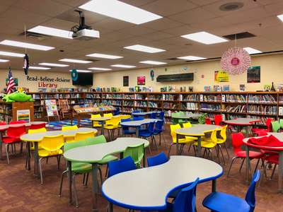 Castle Creek Elementary School Media Center in Orlando 3