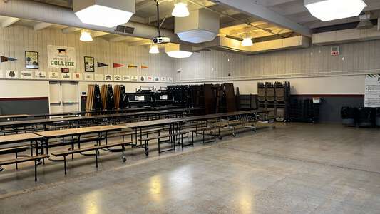 Caswell Dual Language Academy, Academia Bilingüe Elementary School Multi Purpose Room in Ceres 4
