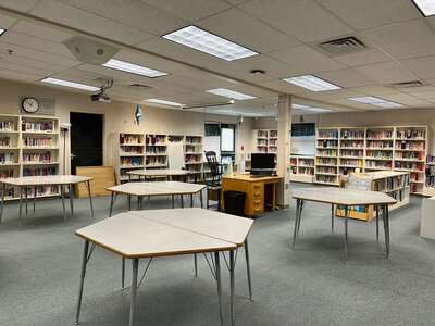 University Elementary School Library in Spokane Valley 3