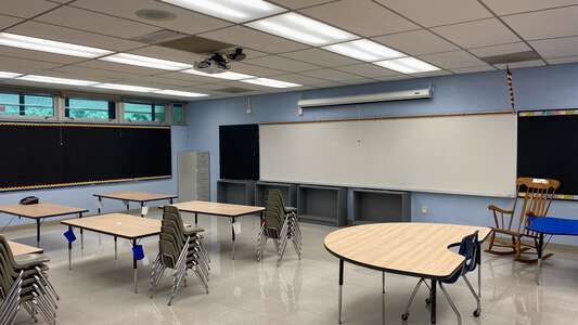 Denham Oaks Elementary School Classroom Standard in Lutz