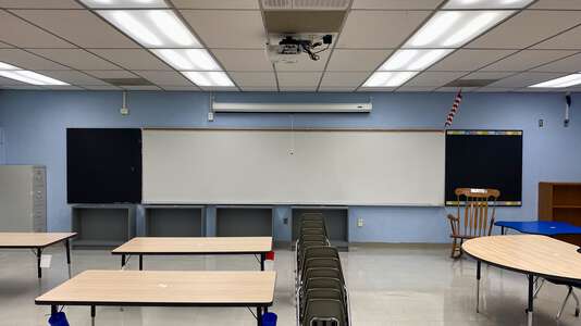 Denham Oaks Elementary School Classroom Standard in Lutz