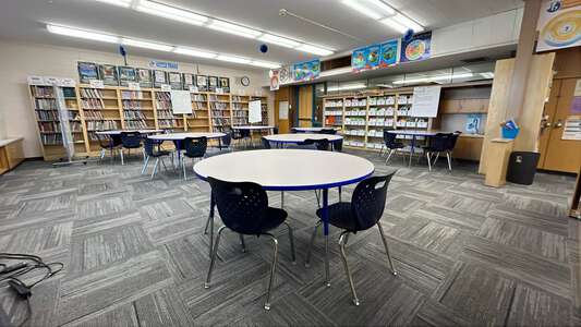 Kershaw - Joshua D Kershaw Elementary School Library in Chicago