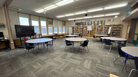 Kershaw - Joshua D Kershaw Elementary School Library in Chicago