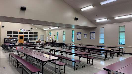 Clear Lake Elementary School Cafeteria in Salem