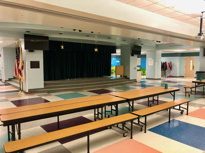 Riverdale Elementary School Cafeteria in Orlando