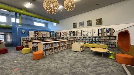 Hallinan Elementary School Library in Lake Oswego