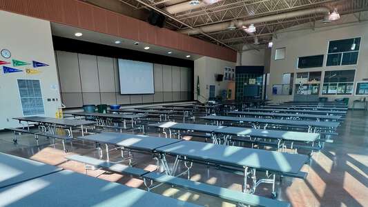 Kirkland Middle School Commons (Cafeteria) in Kirkland