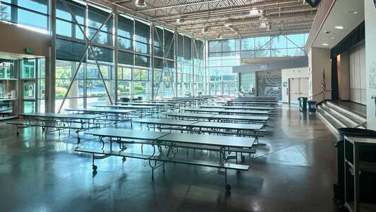 Kirkland Middle School Commons (Cafeteria) in Kirkland