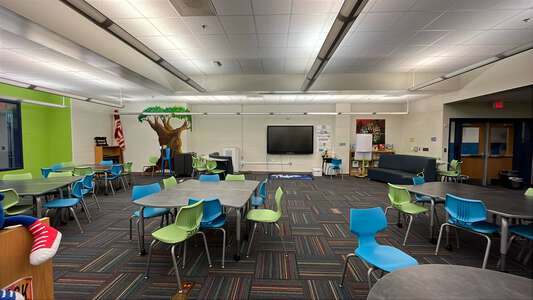 Finch Elementary School Media Center in Atlanta 3