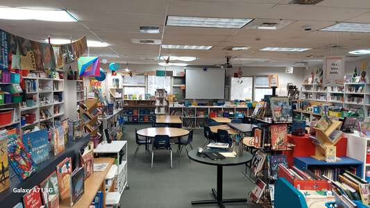 Fernan STEM Academy Library in Coeur d' Alene 3