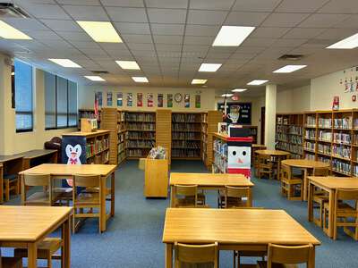 Oakhurst Elementary School Library in Fort Worth