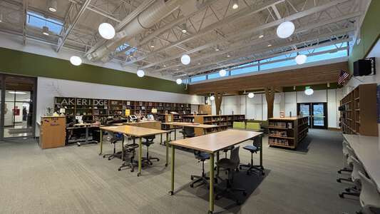 Lakeridge Middle School Library in Lake Oswego